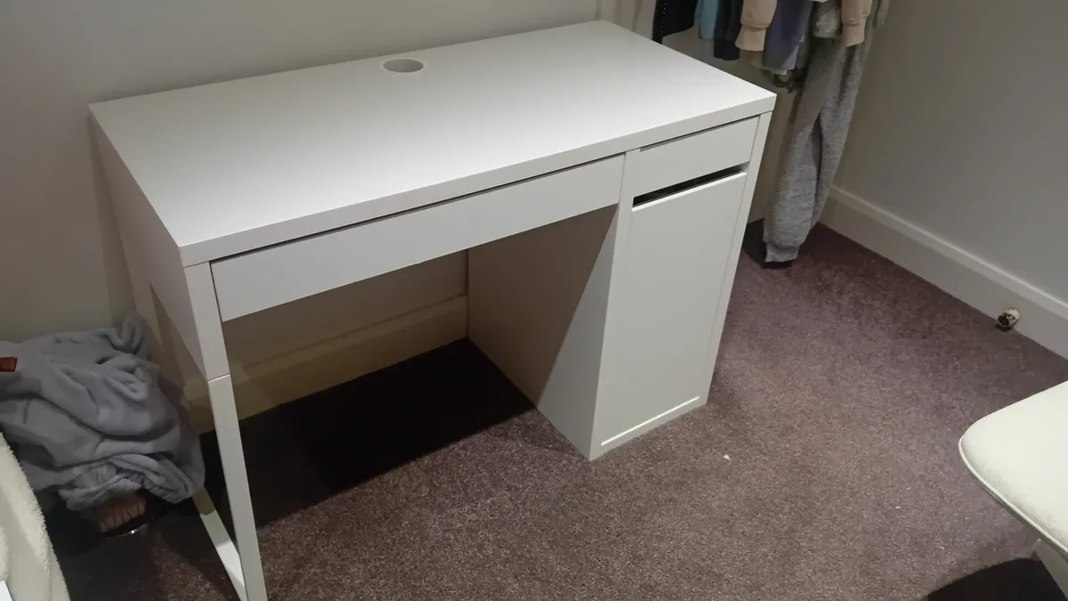 Office desk & chair - Image 2