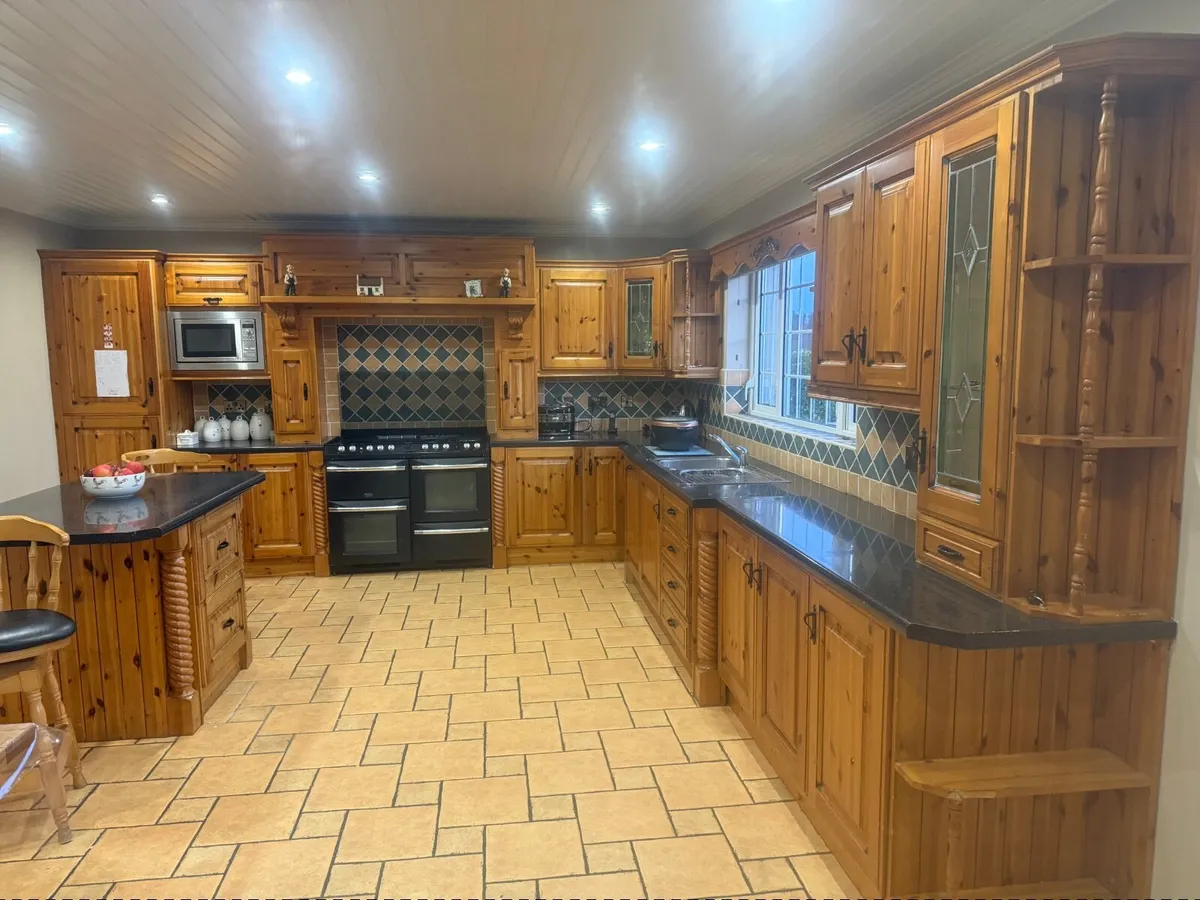 Kitchen - Image 3