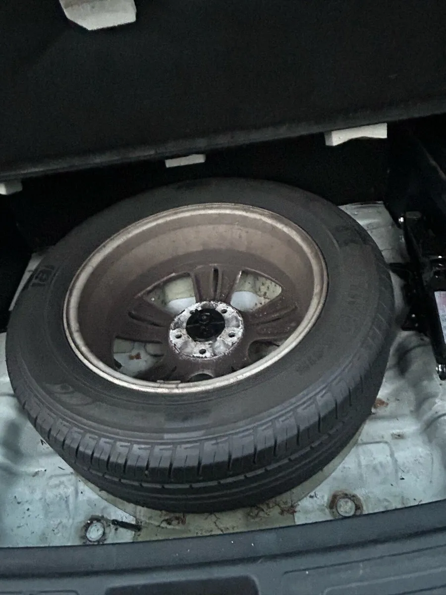 2013 Hyundai ix35 1.7dsl (ONLY 188,000kms) - Image 3