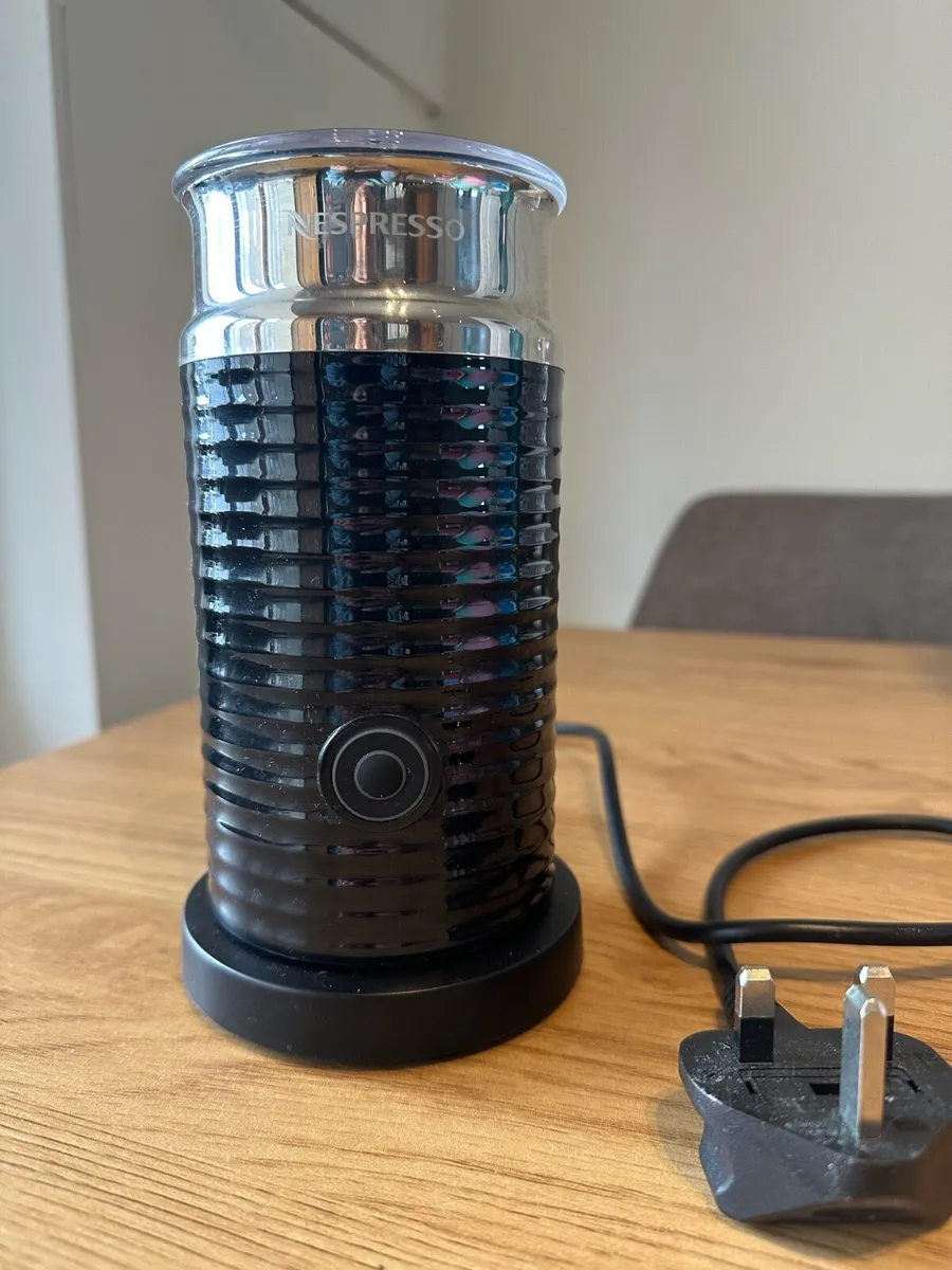 Nespresso Vertuo + Aerocinno Milk Frother - Image 4