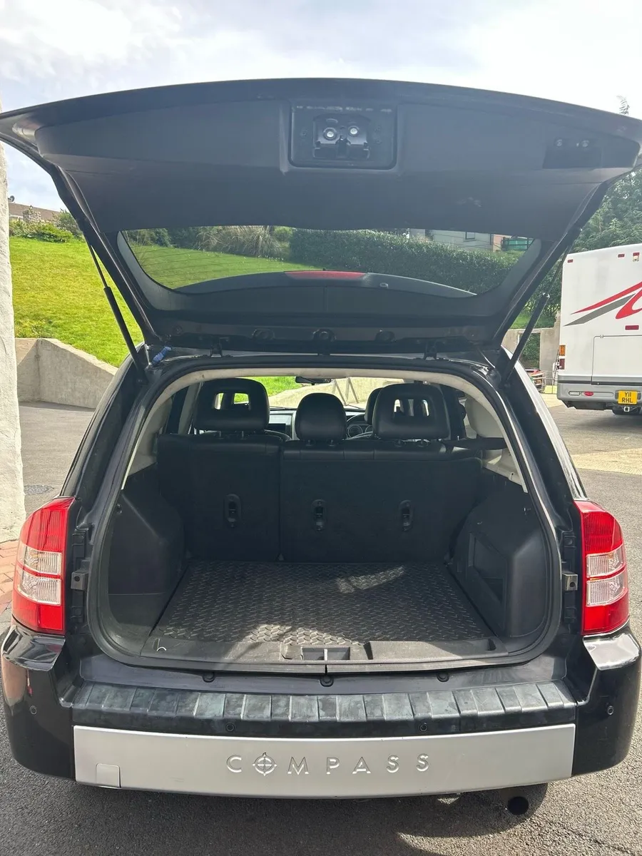 2009 2.0 5 Door Jeep Compass - Image 4