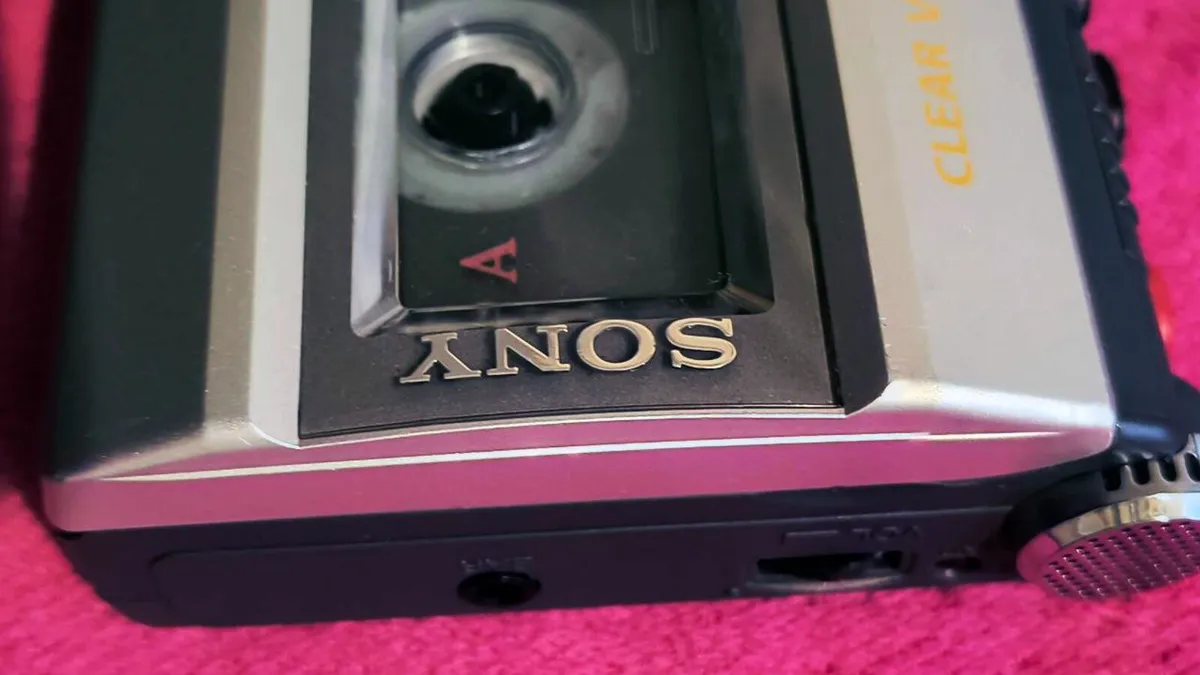Cassette recorder Dictaphone SONY TCM-150 - Image 1