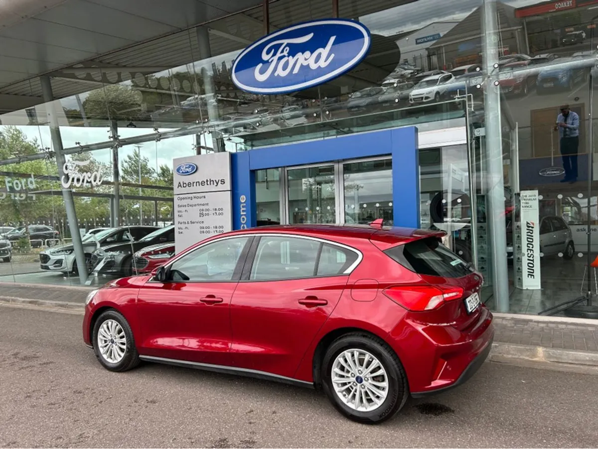 Ford Focus Titanium 1.0 Ecoboost 12 125 4DR - Image 2