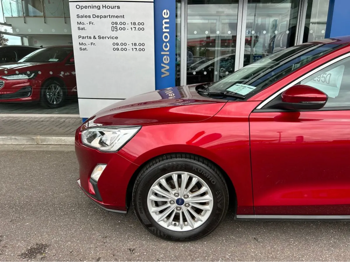 Ford Focus Titanium 1.0 Ecoboost 12 125 4DR - Image 3