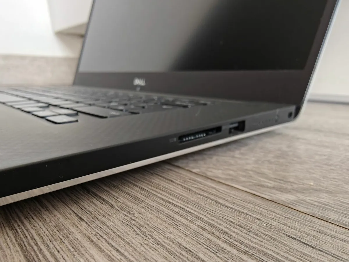 Dell Precision 5530 | i7 | 16GB | 252GB | 15.6" FH - Image 4