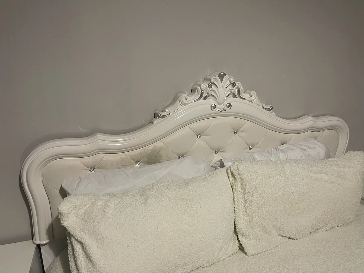 White and Silver Italian Style Bedroom Furniture - Image 4