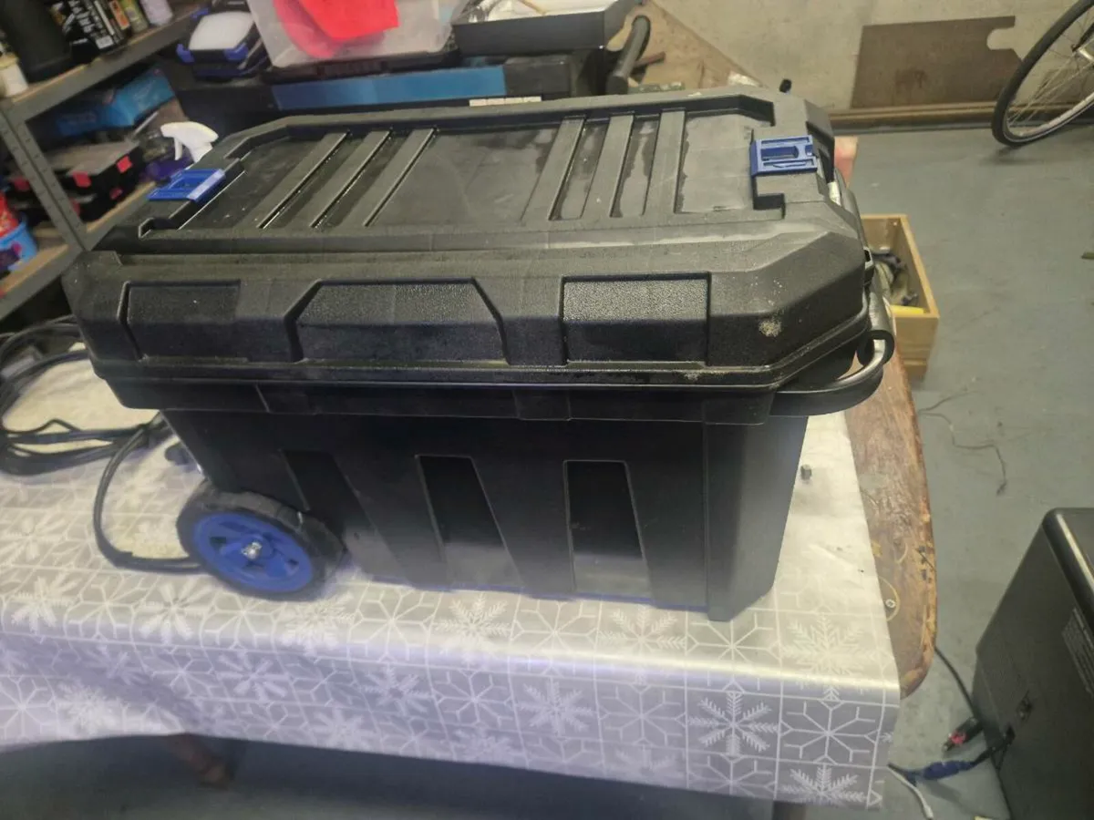 2000 inverter mobile system - Image 3
