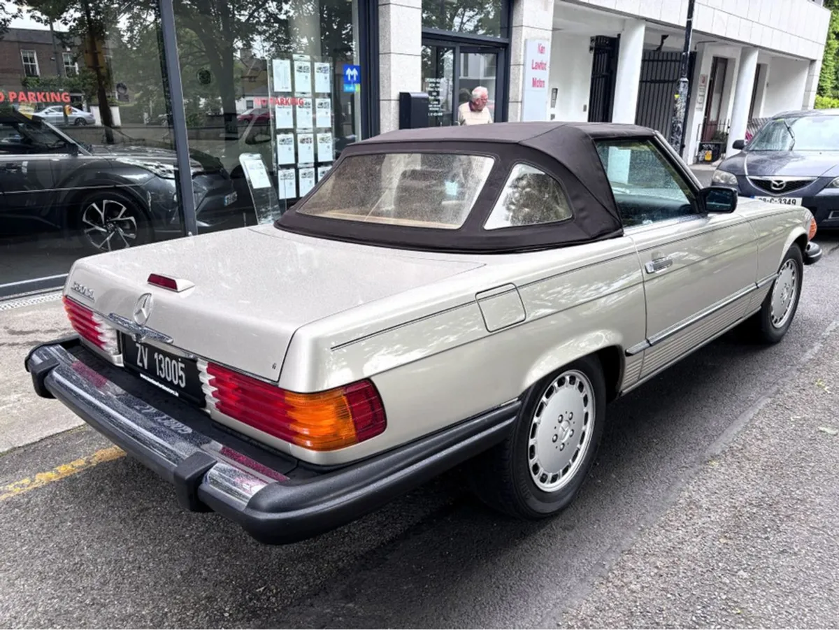 Mercedes-Benz SL-Class 560SL Left Hand Drive Auto - Image 2