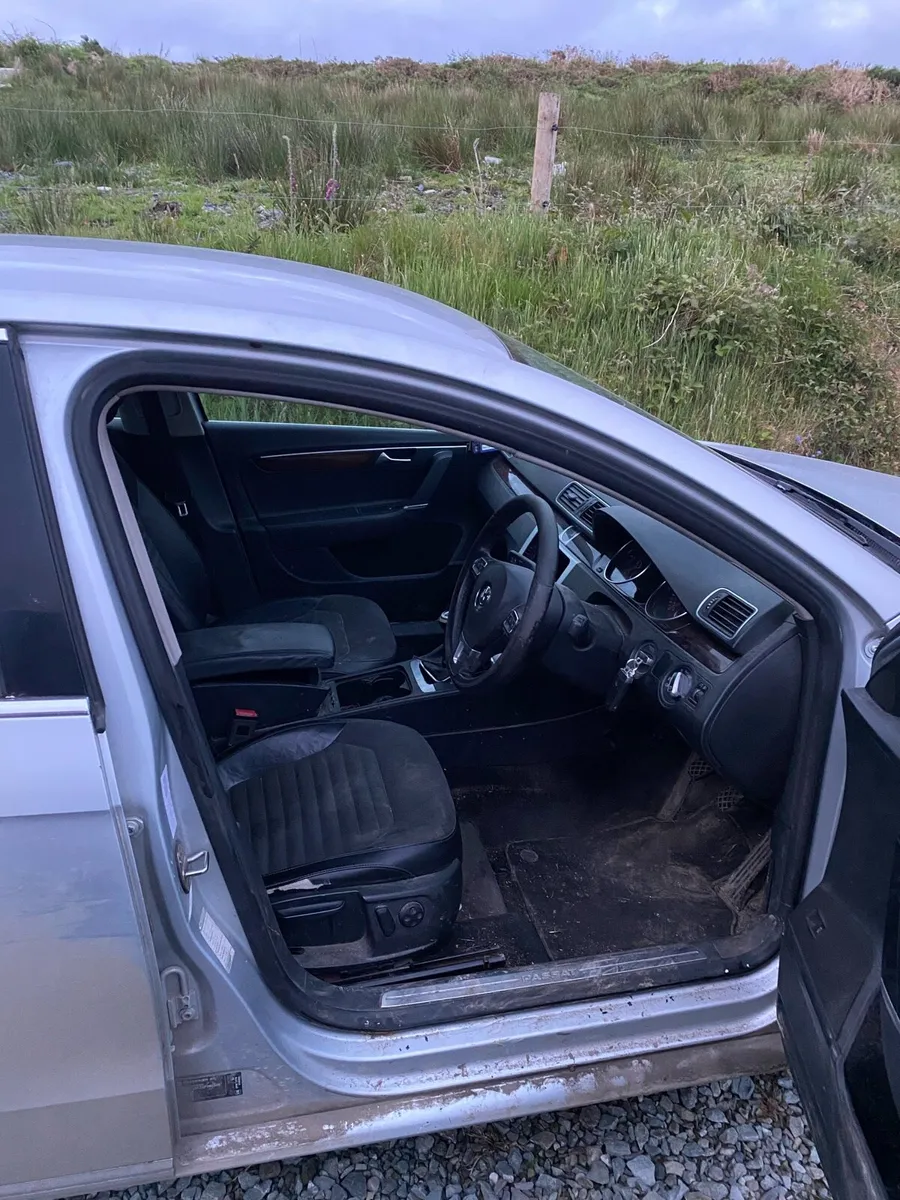 2012 Passat for breaking - Image 3