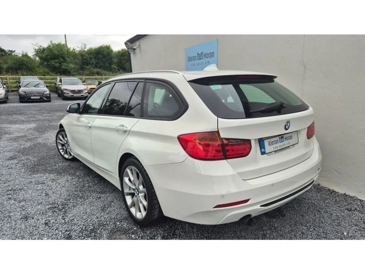 BMW 3 Series 4DR - Image 3