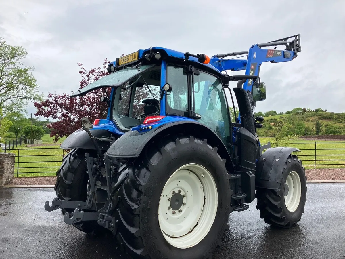 2016 VALTRA with Loader - Image 3