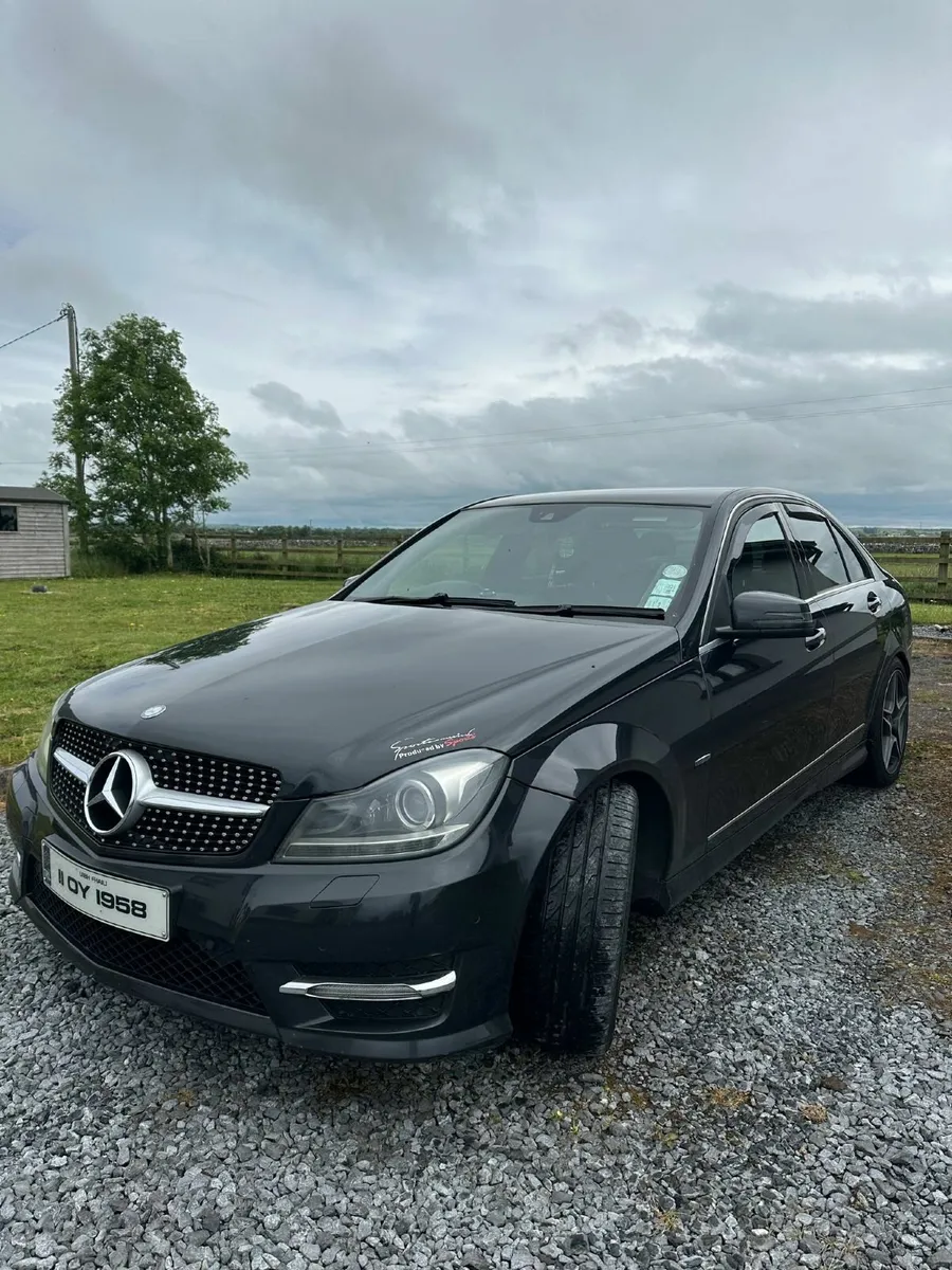 Mercedes-Benz C-Class 2011 - Image 2