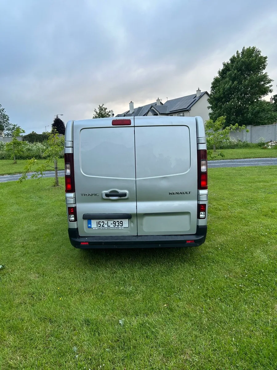 2015 Renault trafic - Image 4
