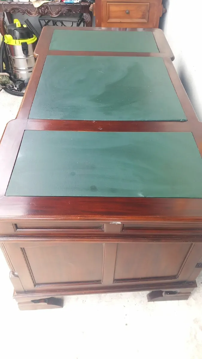 Office desk - Image 2