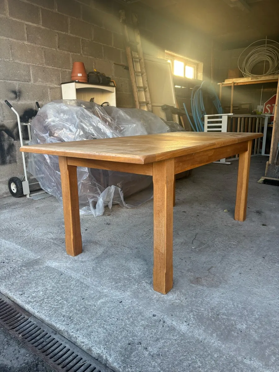 Kitchen table and chairs - Image 1
