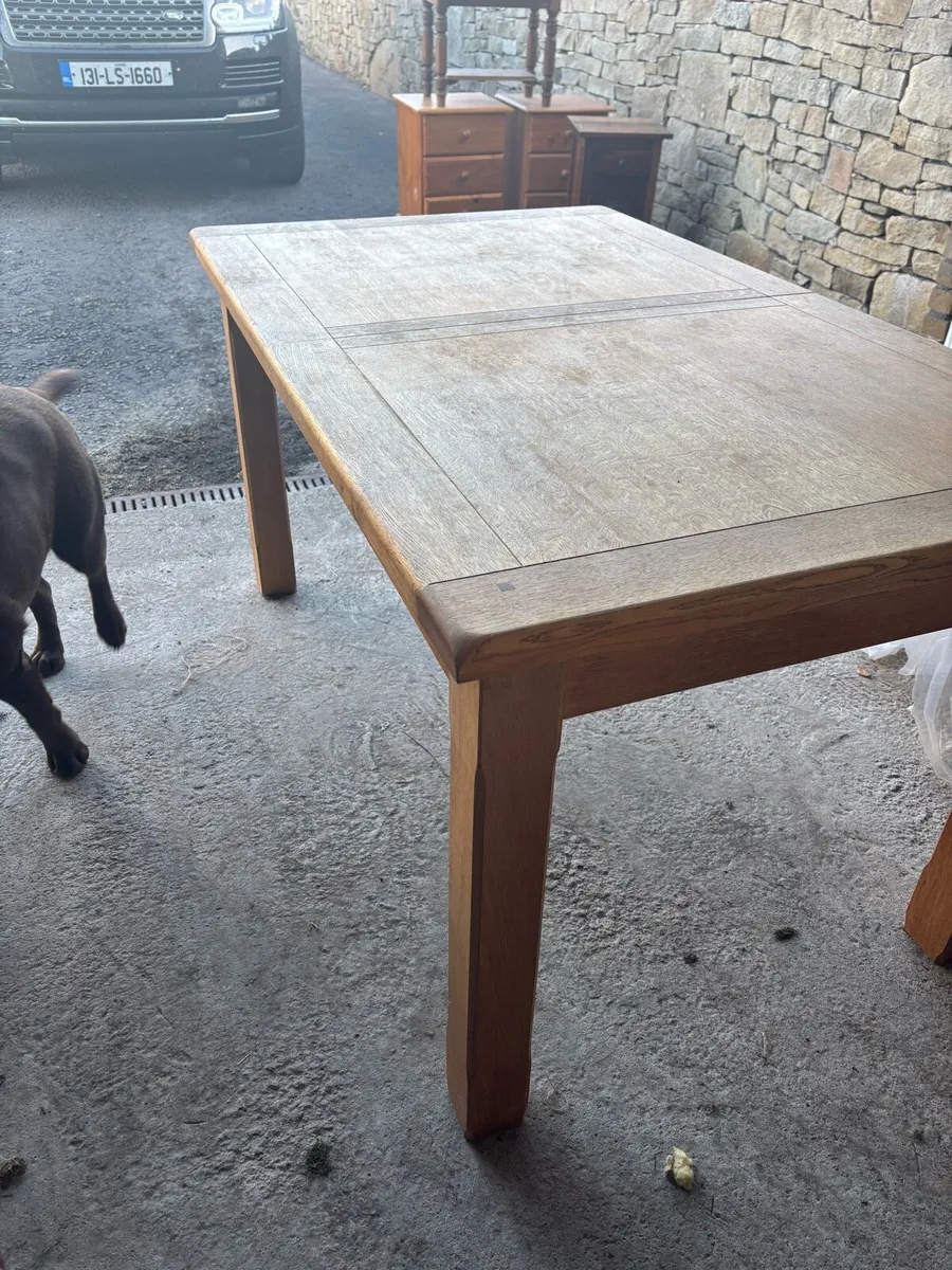 Kitchen table and chairs - Image 2
