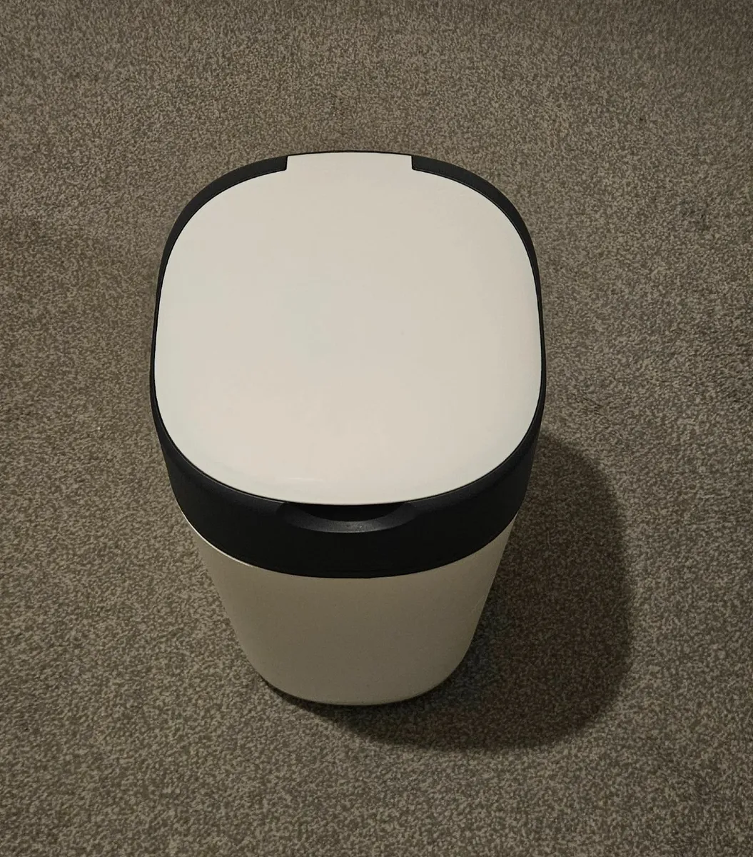 Tommee Tippee Twist & Click Advanced Nappy Bin & N - Image 2