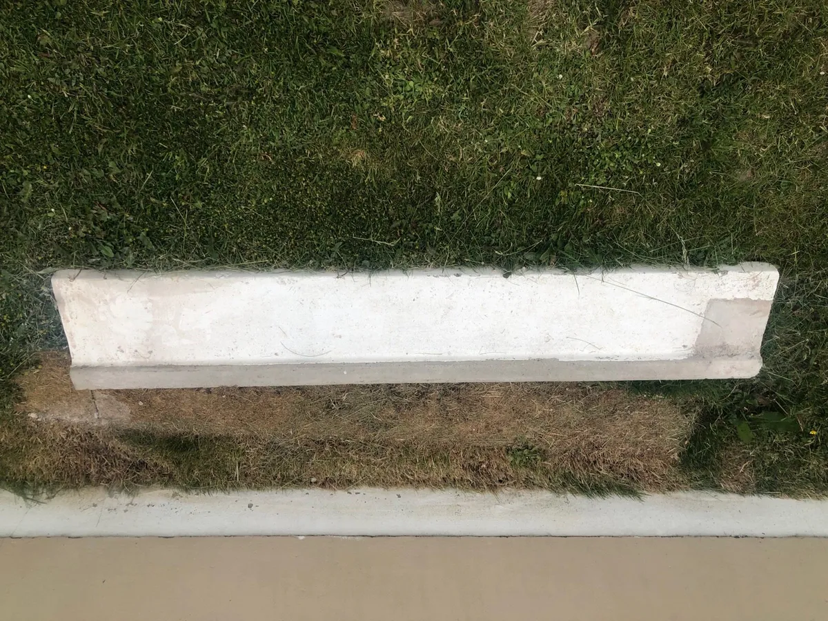 Window sill - Image 1