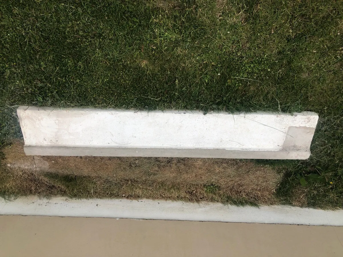 Window sill - Image 2