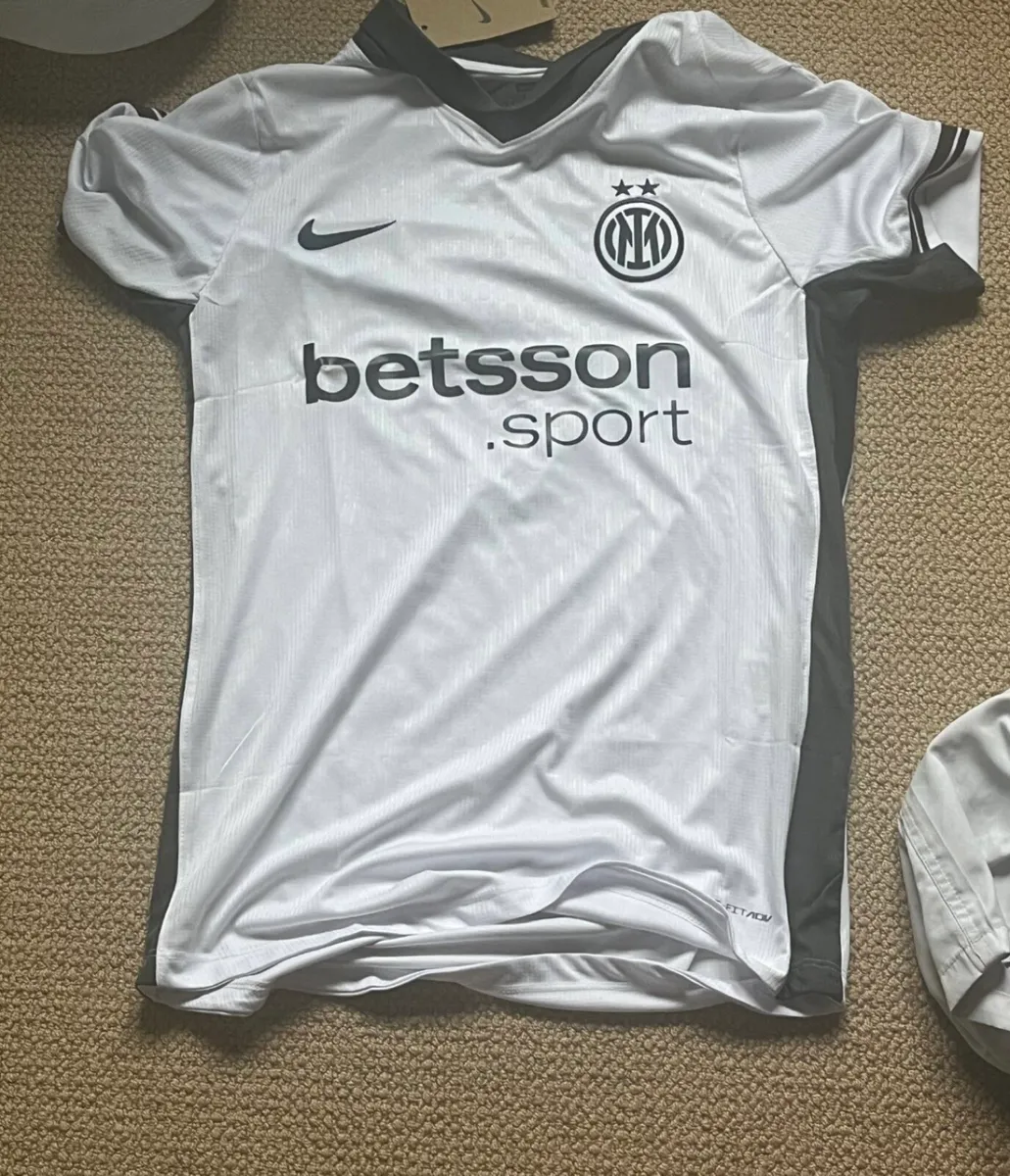 Football jerseys - Image 1