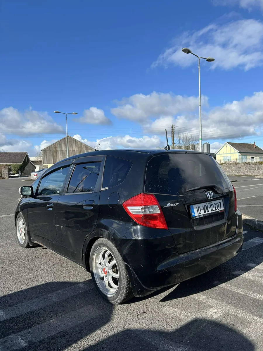 2010 honda fit  1.5 petrol automatic - Image 2