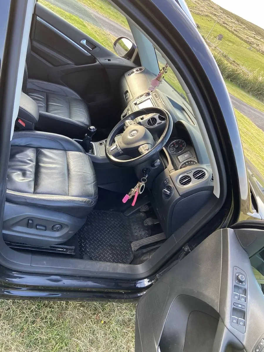 Volkswagen Tiguan 2015 - Image 3