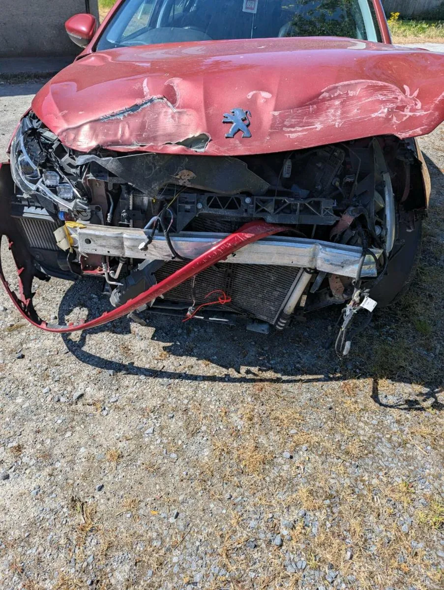Damaged 161 Peugeot 308 1.2L Petrol 130hp - Image 1