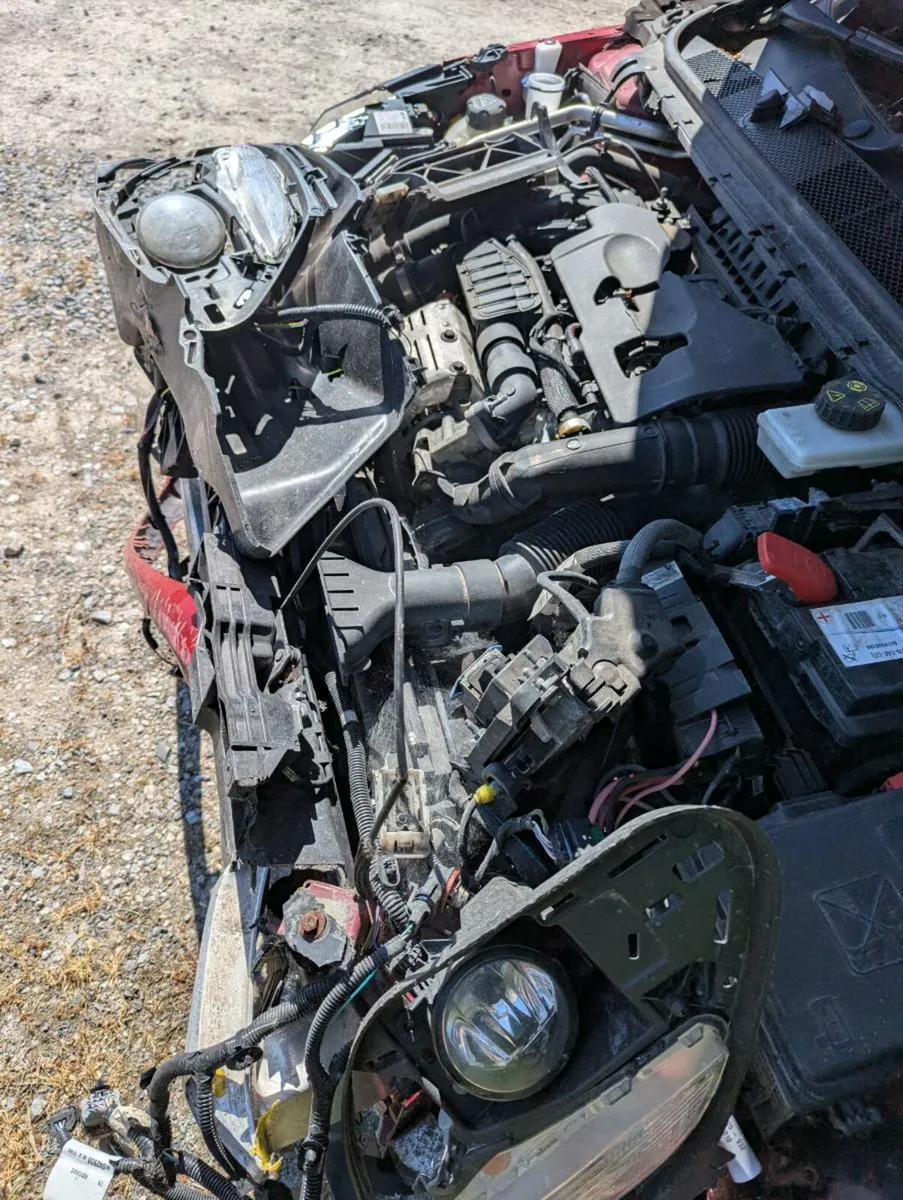 Damaged 161 Peugeot 308 1.2L Petrol 130hp - Image 2