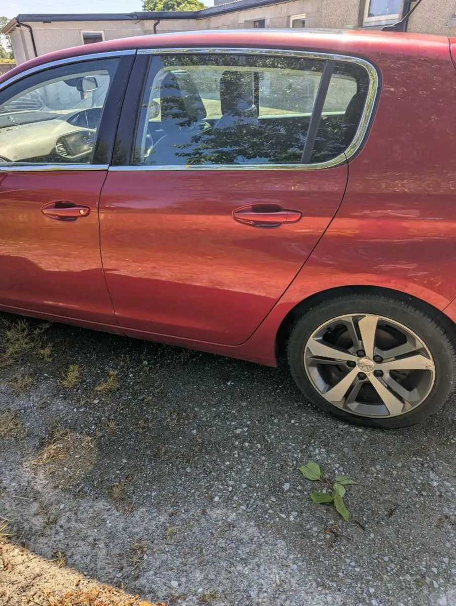 Damaged 161 Peugeot 308 1.2L Petrol 130hp - Image 3