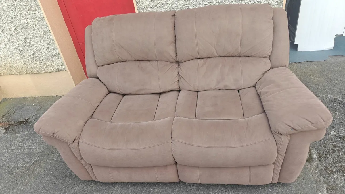 2 Seater Recliner - Image 4