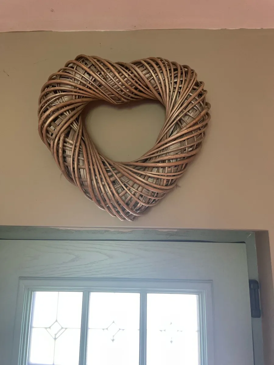 Large Wicker Heart - Image 1