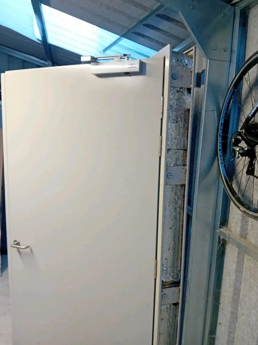 steel door - Image 4