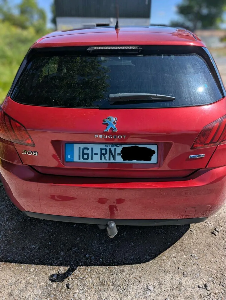 Damaged 161 Peugeot 308 1.2L Petrol 130hp - Image 4