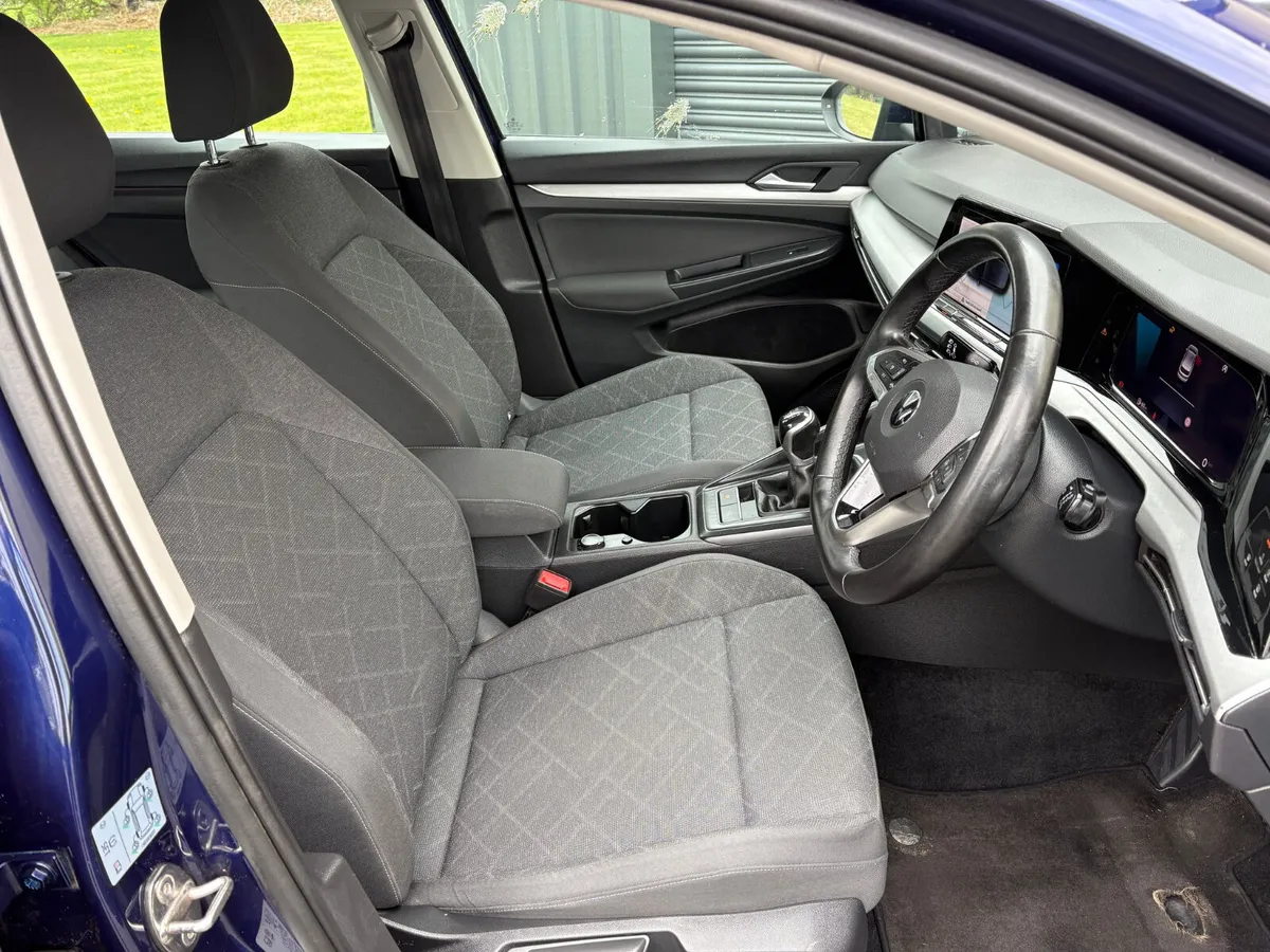Volkswagen Golf 1.5 TSI LIFE - Image 4