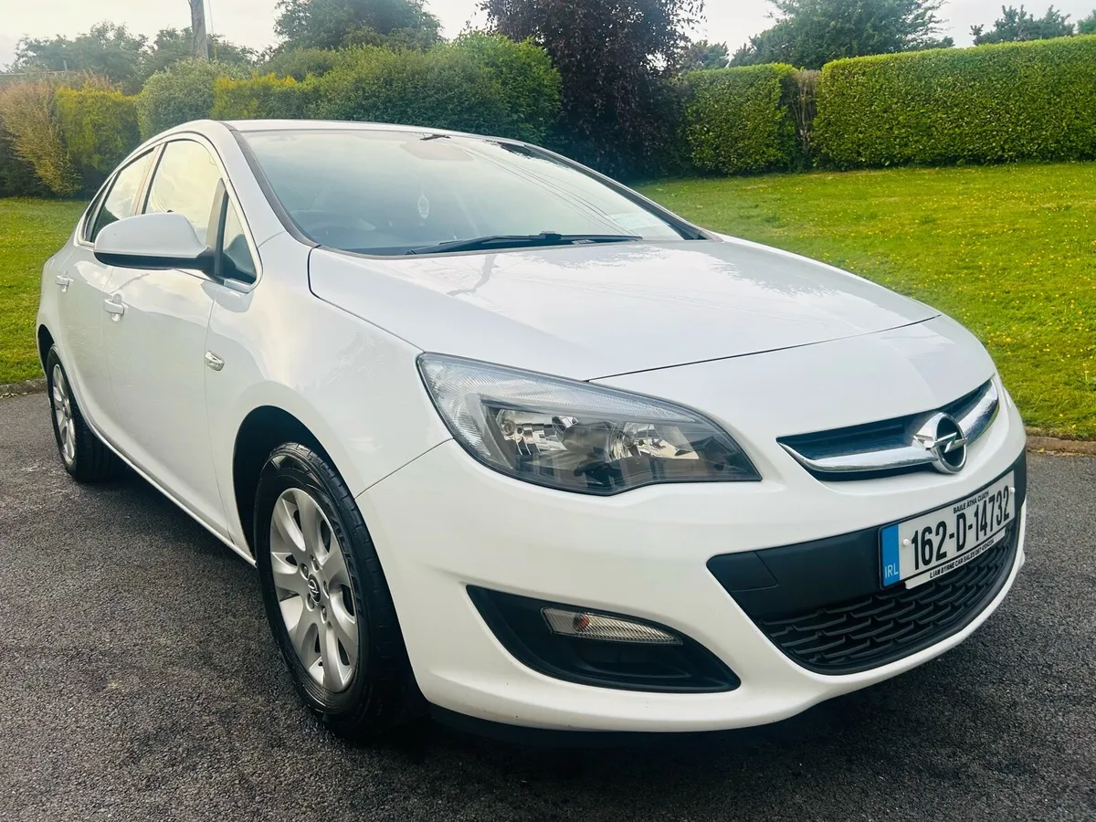 Opel Astra 1.6 Cdti saloon Nct 08/26 - Image 2