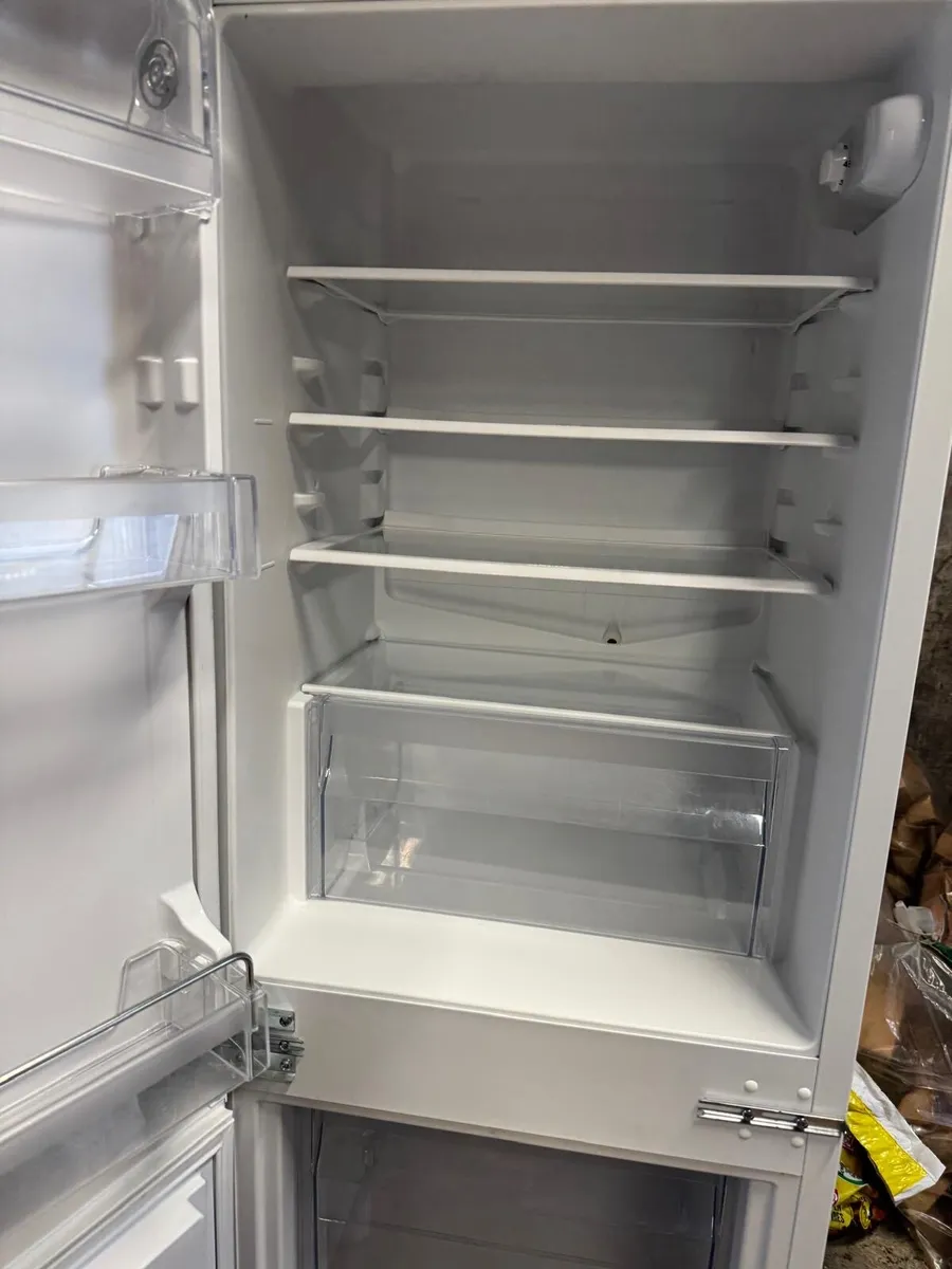 Integrated fridge freezer - Image 2