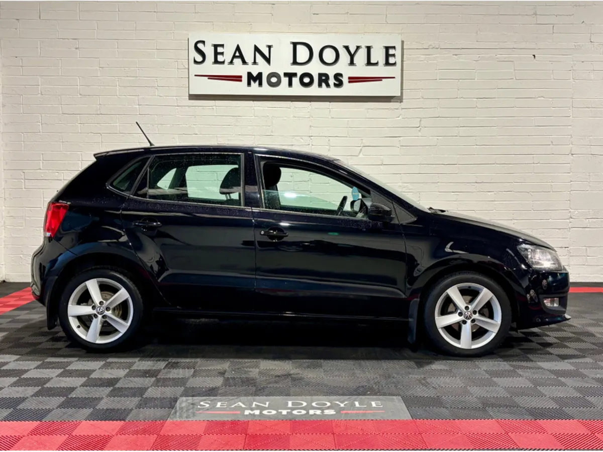 Volkswagen Polo 1.2 MANUAL 70HP 5DR - Image 3