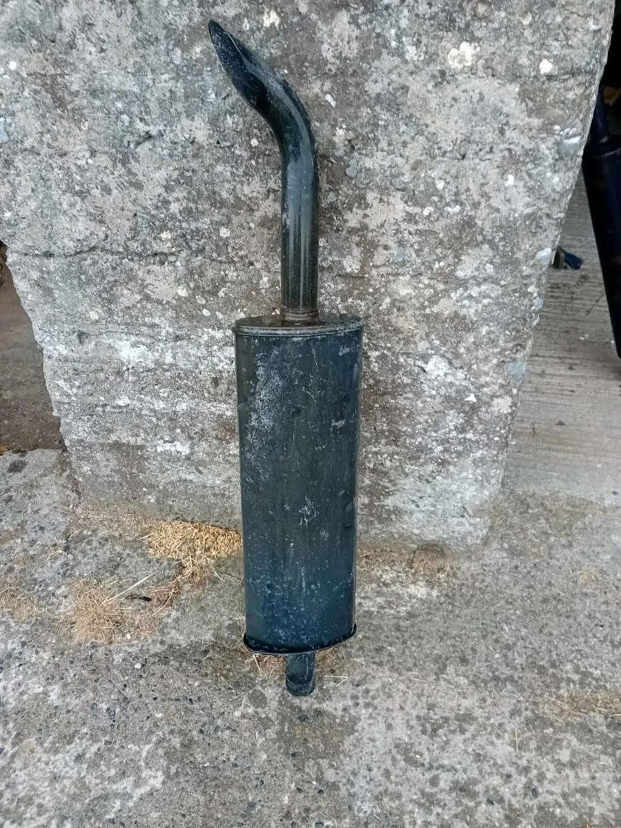 Exhaust pipe for two tractors - Image 1