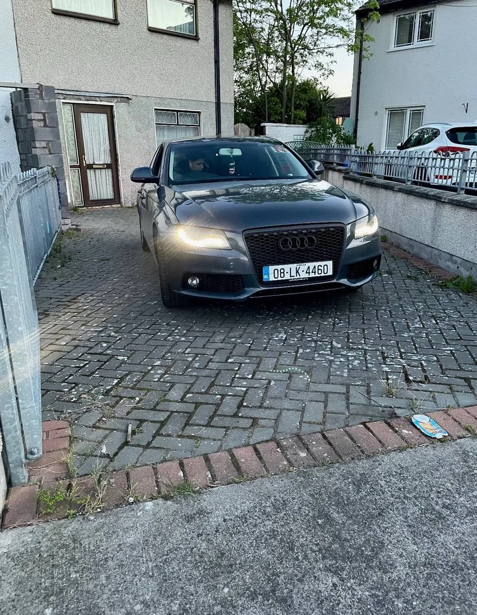 Audi A4 B8 model - Image 2