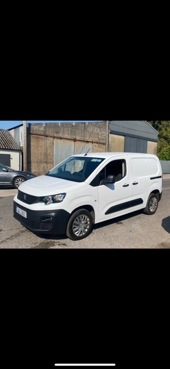 2021 Peugeot Partner Pro - Image 2