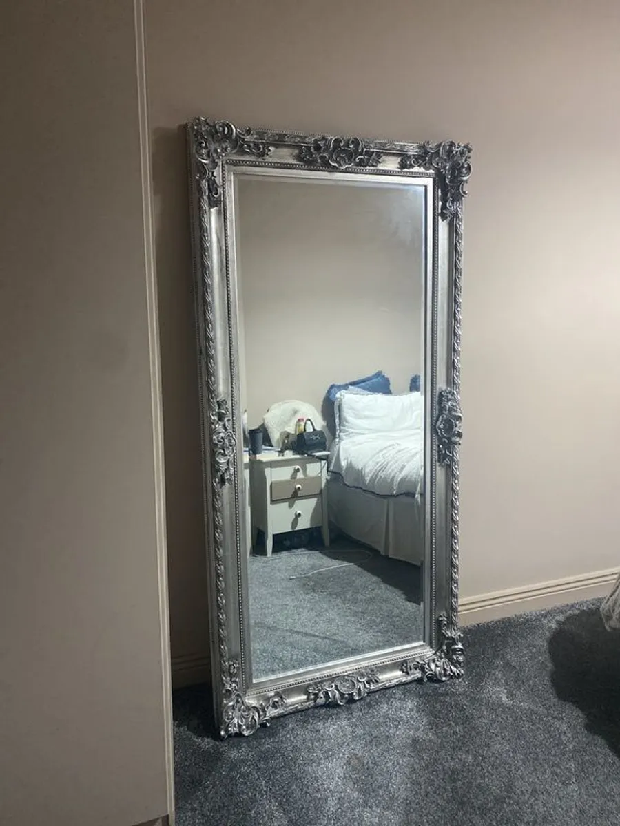 Big mirror - Image 1