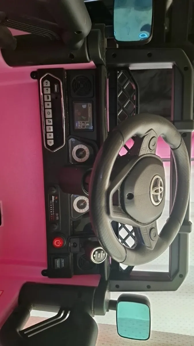 Ride on electric Toyota jeep - Image 1