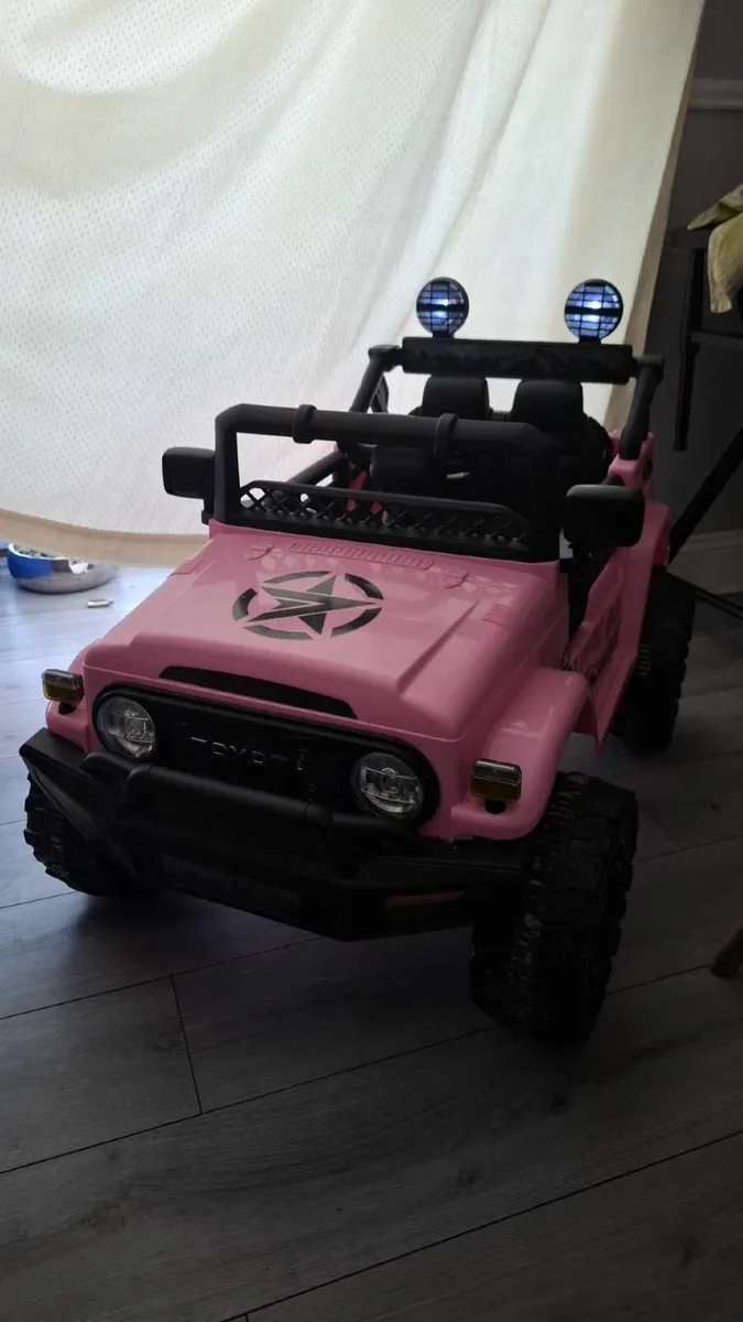 Ride on electric Toyota jeep - Image 3