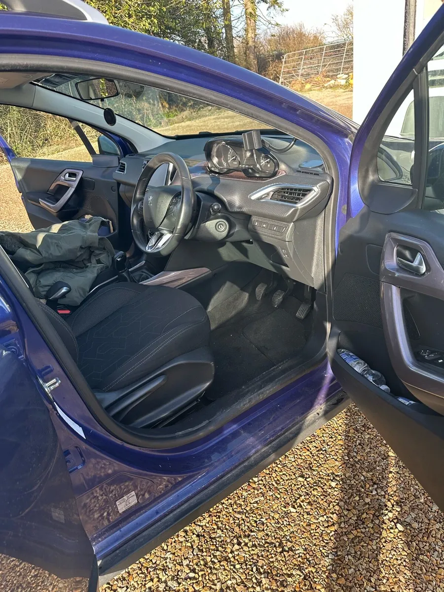 Car - Image 1