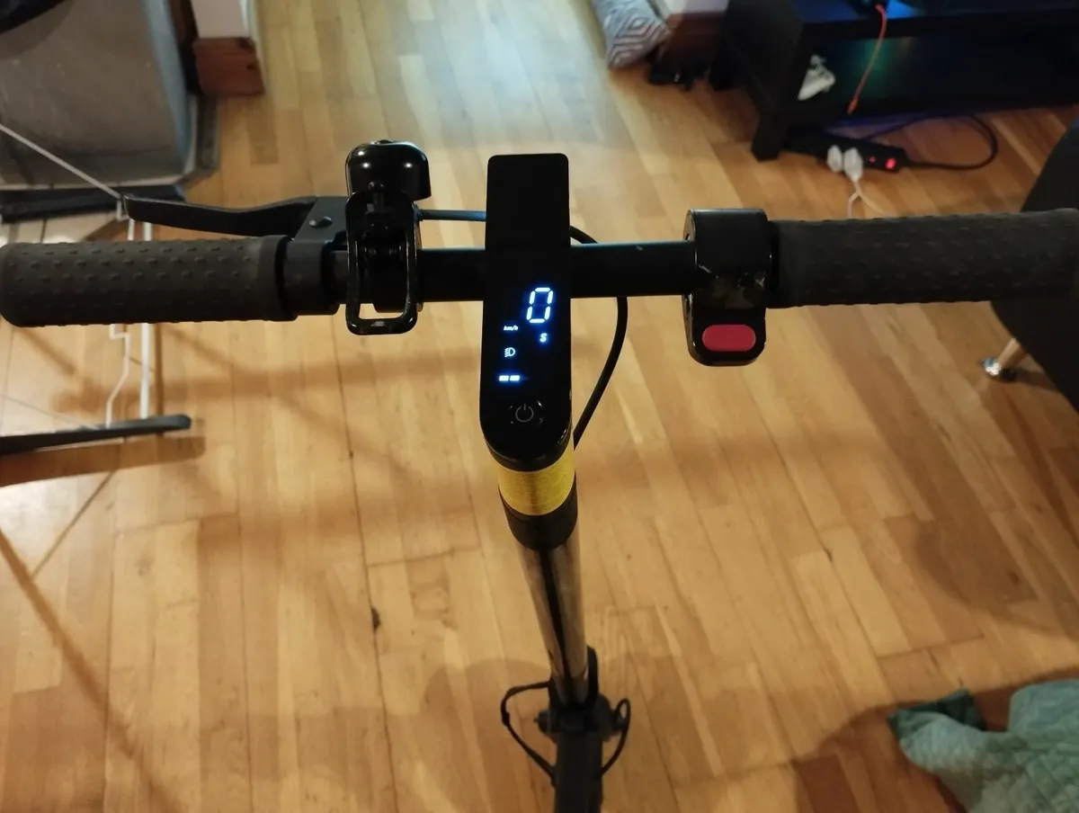 Xiaomi Mi Pro 2 Electric Scooter Great Condition - Image 4