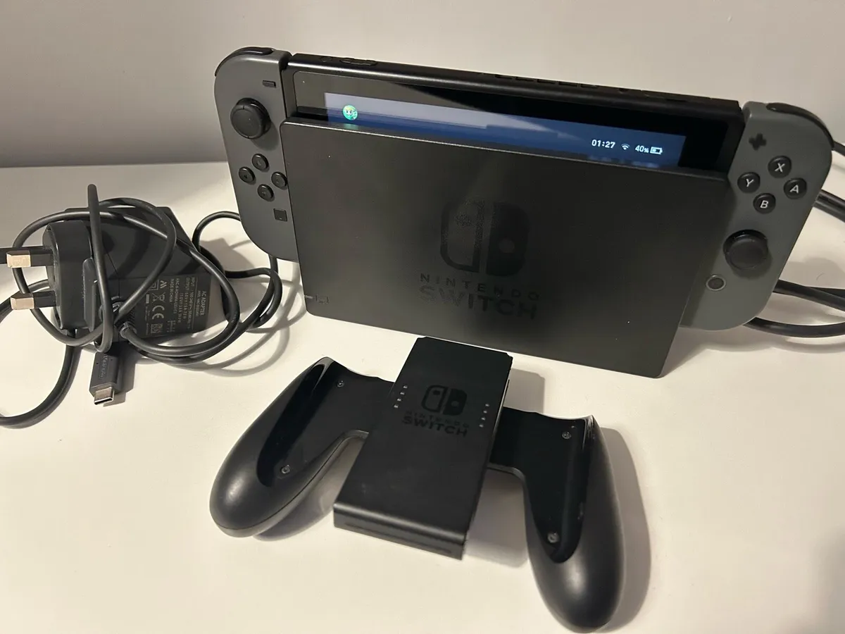Nintendo Switch - Image 2