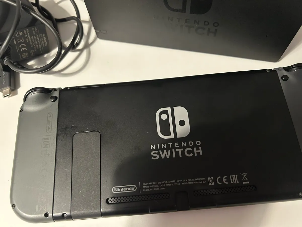 Nintendo Switch - Image 3
