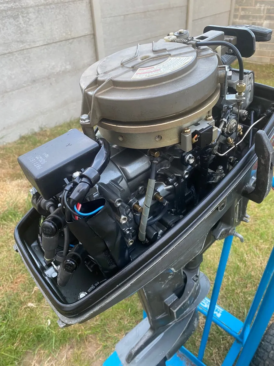 Outboard engine - Image 2