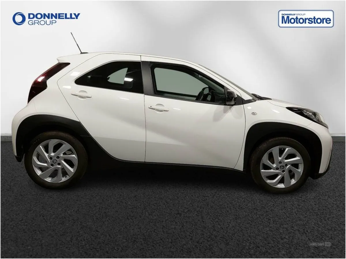 Toyota Aygo X 1.0 Vvt-i Pure 5dr - Image 3
