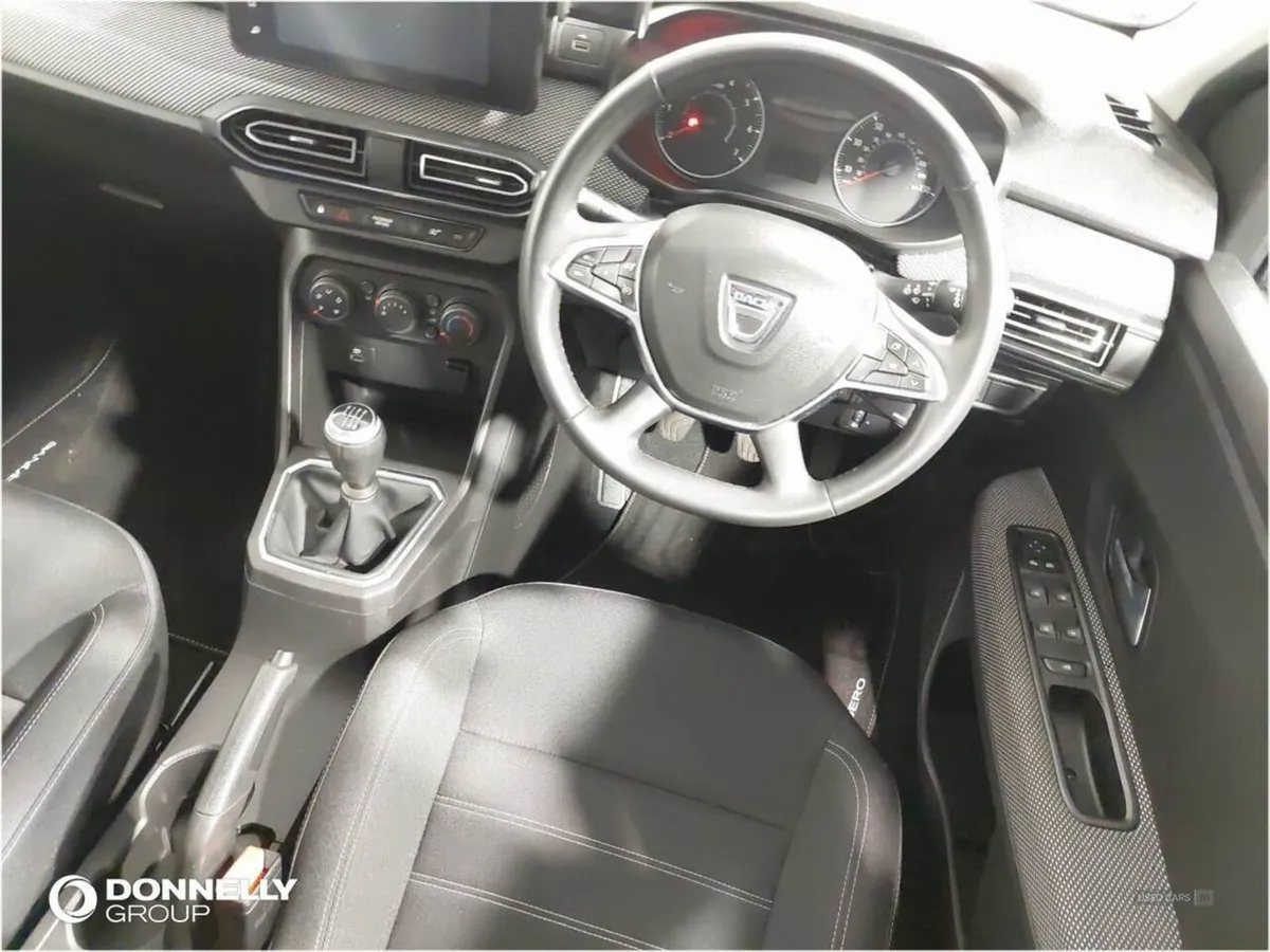 Dacia Sandero 1.0 TCe Comfort 5dr - Image 4